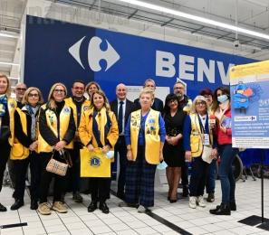 Collegno, penne e quaderni per le famiglie in difficolt&agrave;