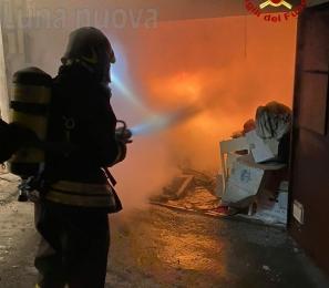 Fiamme nella notte a Bruzolo, brucia un box