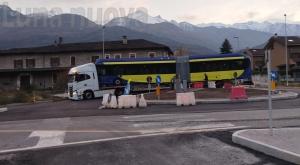 Bussoleno: la rotonda sulla 24 parte subito male