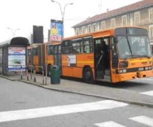 COLLEGNO - 17enni grugliaschesi rapinati alla fermata del bus
