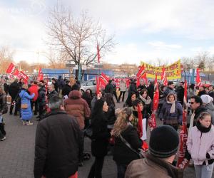 Protesta contro le liberalizzazioni: negozi aperti uguale sfruttamento