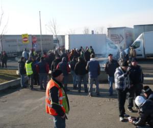 Caat e Interporto bloccati dagli autotrasportatori
