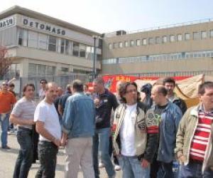 Protesta alla De Tomaso: «Senza anticipo siamo rovinati»