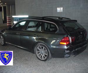 Contromano in autostrada per sfuggire all'arresto