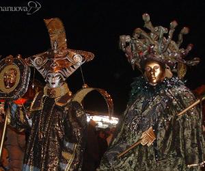Sfilate e maschere, il carnevale impazza malgrado il freddo