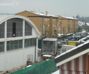 Protesta per le puzze e i rumori dell'azienda