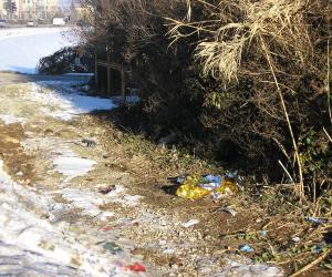 Muore nell'auto che sbanda e si capovolge