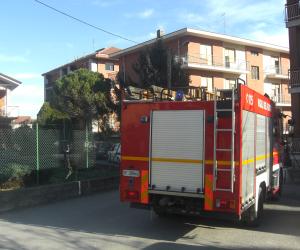 Fuga di gas, forte esplosione in un condominio