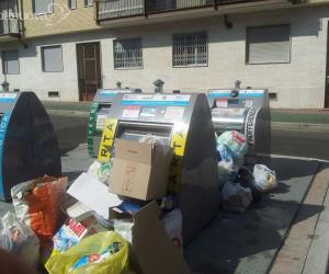 Continuano le lamentele per i bidoni interrati della raccolta differenziata
