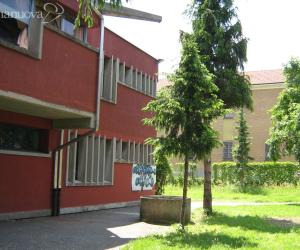 Proiettili di gomma contro i ragazzi a scuola