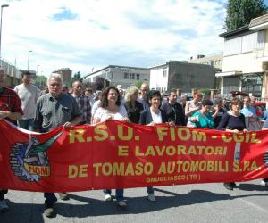 De Tomaso ed ex Deplhi in corteo: «Vogliamo lavorare»