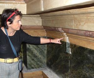 Via ai restauri di affreschi e decorazioni in chiesa