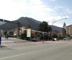 Spartitraffico sulla strada killer per impedire le svolte?