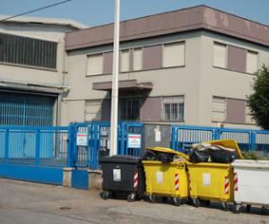 Muore schiacciato dal muletto guidato da un collega