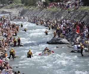Cartoni animati sul fiume a Cesana