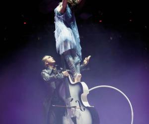 Solvo: 70 minuti di poesia e acrobazie Sul filo del Circo