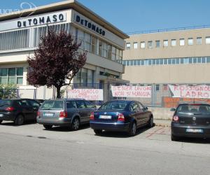 Gli operai De Tomaso vogliono tornare a lavorare