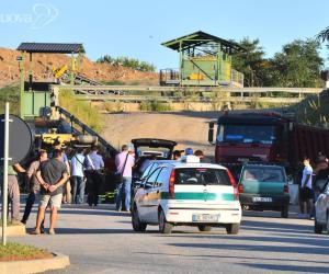 Muore investito dal camion nel cortile della ditta
