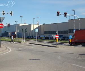 Semafori per snellire il traffico e proteggere i pedoni
