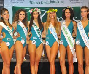 Le bellissimne di Miss Padania sfilano al Palafeste