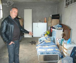 Senza casa e lavoro, dorme in un garage