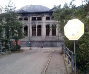 La statale riapre, ma solo a metà