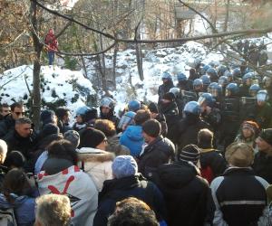 Corteo No Tav verso il cantiere della Maddalena. Scontri in serata