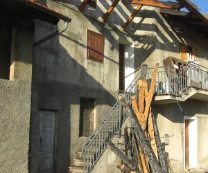 Fiamme alla Torretta: brucia una casa