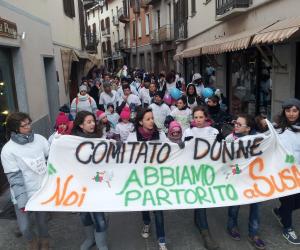 Ospedale: mille persone in marcia per difendere il punto nascite