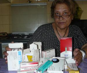 Vedova, malata e con due figlie a carico