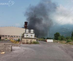 Nuovo incendio alle acciaierie Beltrame