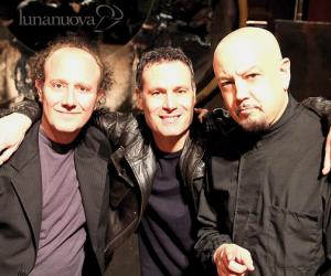 Lo strano trio in bilico tra cabaret e cantautorato: Ale & Franz ed Enrico Ruggeri.