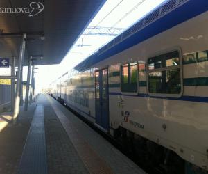 Vandali sul treno, distrutta una carrozza