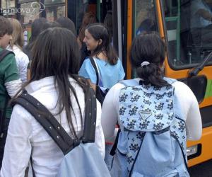 Autosta in pensione, addio allo scuolabus