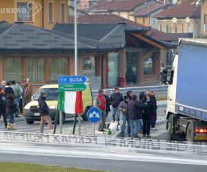 9 dicembre: i "forconi" in strada, poche serrande abbassate