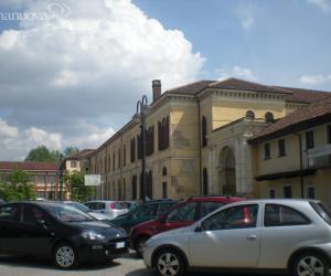 Carabinieri e vigili mettono su casa