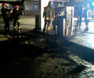 In fiamme la pompa del distributore