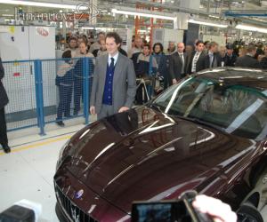 Proteste alla Maserati per i quattro sabati di stop