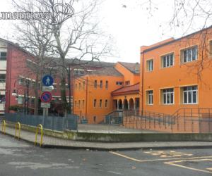 «Buco sul soffitto», scuola chiusa due giorni