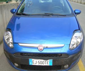 Rubano l'auto, giovane disabile bloccato a casa