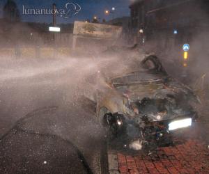 Altre tre auto date alle fiamme nella notte tra martedì e mercoledì