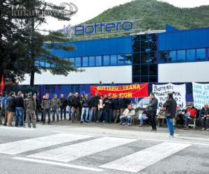 Bottero-operai: è muro contro muro