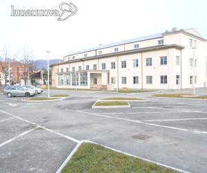 Cade il pannello: paura ma nessun ferito