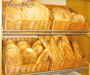 Il "pane sospeso" che aiuta davvero chi ne ha bisogno