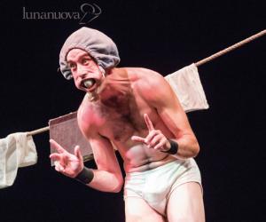 Acrobati e surreali: il circo è dei giovani artisti