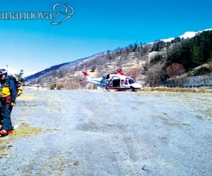 Alpinista cade e si frattura le caviglie