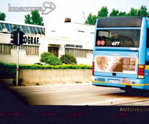 Bus sfiorava i 100. Ma nell'immagine il pullman è fermo