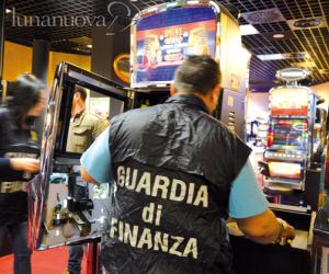 Slot abusive, blitz della Finanza