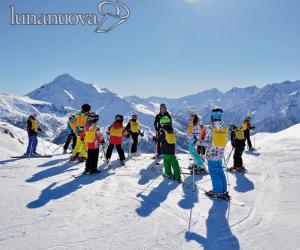 Sci, l'appello dell'alta valle: «Più vacanze scolastiche a Carnevale»
