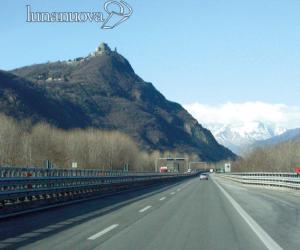 Va in contromano sull'A32 per non pagare il pedaggio